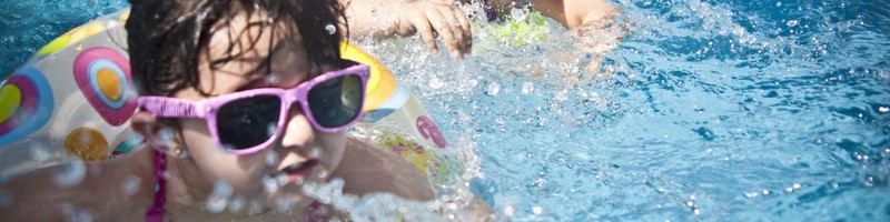 kids in swimming pool