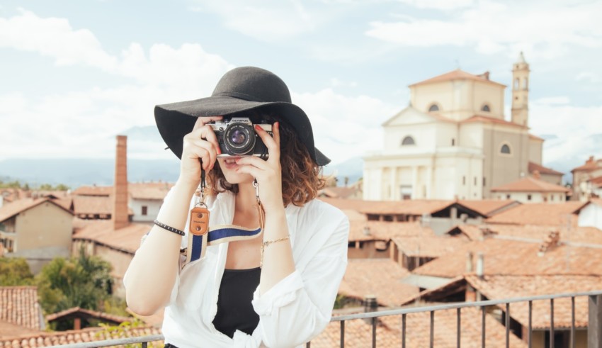 girl using camera