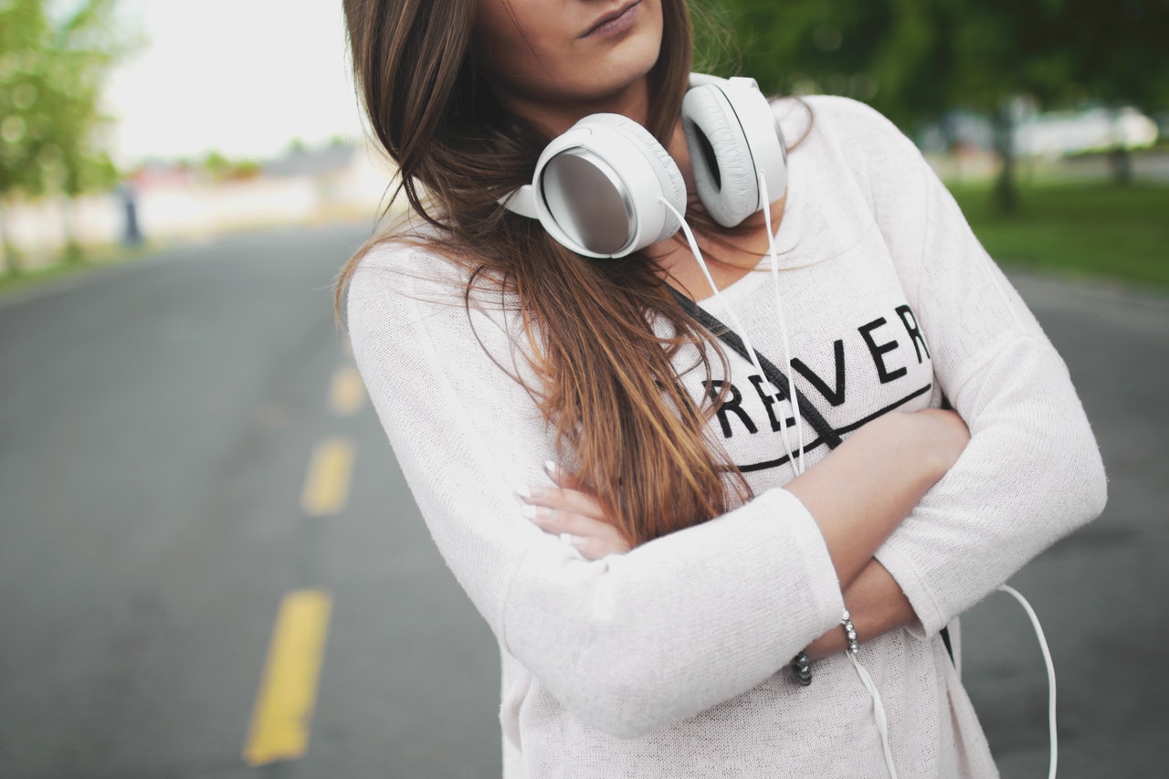 best noise cancelling headphones under 1500