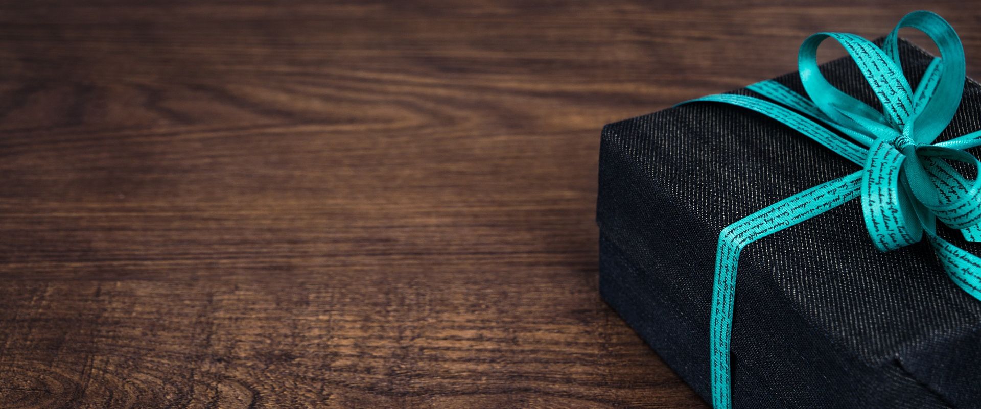 15 Best Gift Ideas under 50 to Give in this Year (2024)