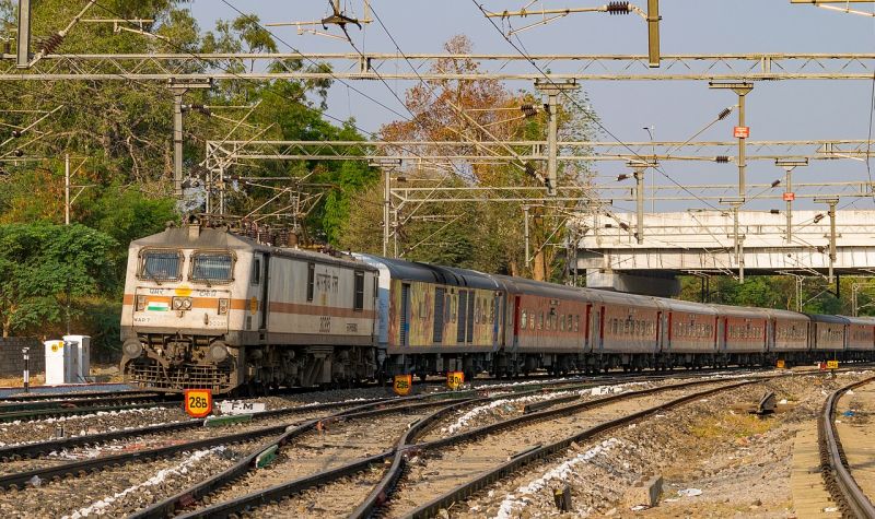 Rajdhani Express (New Delhi – Howrah)