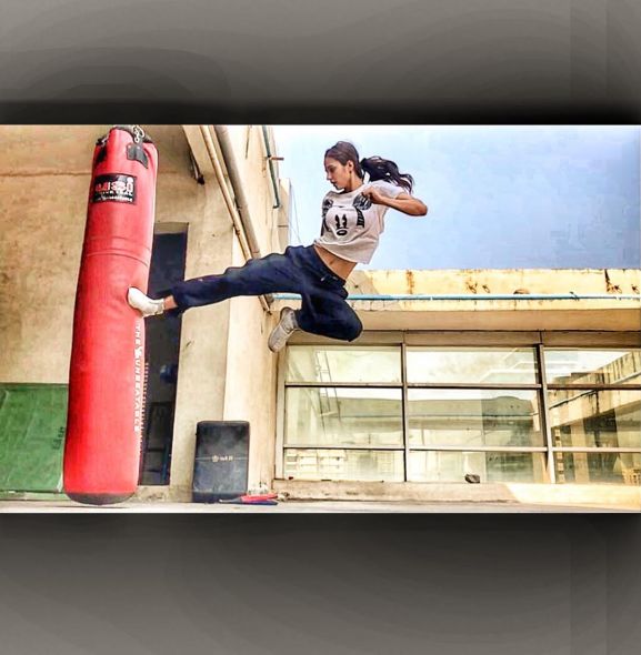 DIsha Patani workout