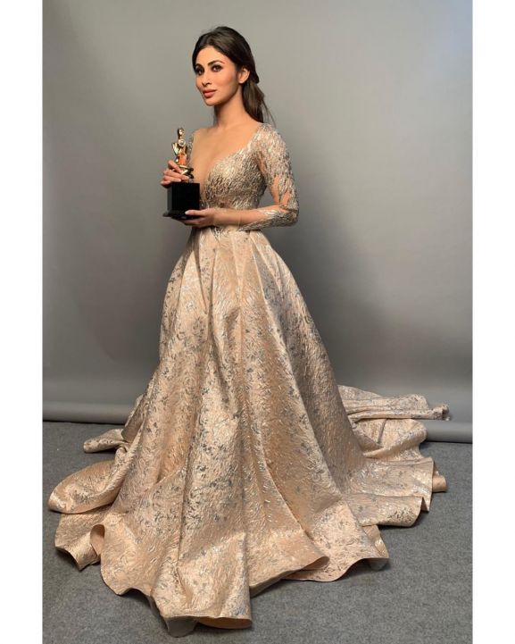 Mouni Roy won Star Screen Awards 2018