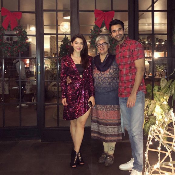 Mehreen Pirzada with mother and brother