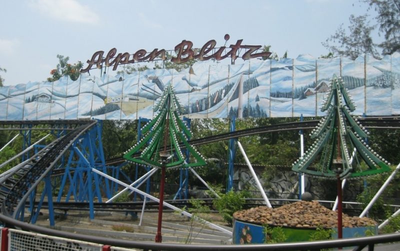 QUEENSLAND AMUSEMENT PARK 