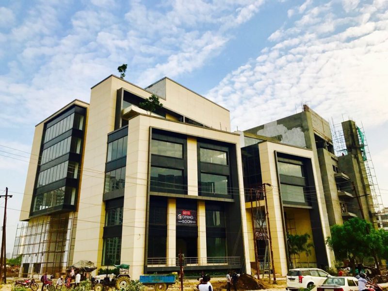 THE STARLING RETAIL (NOIDA)