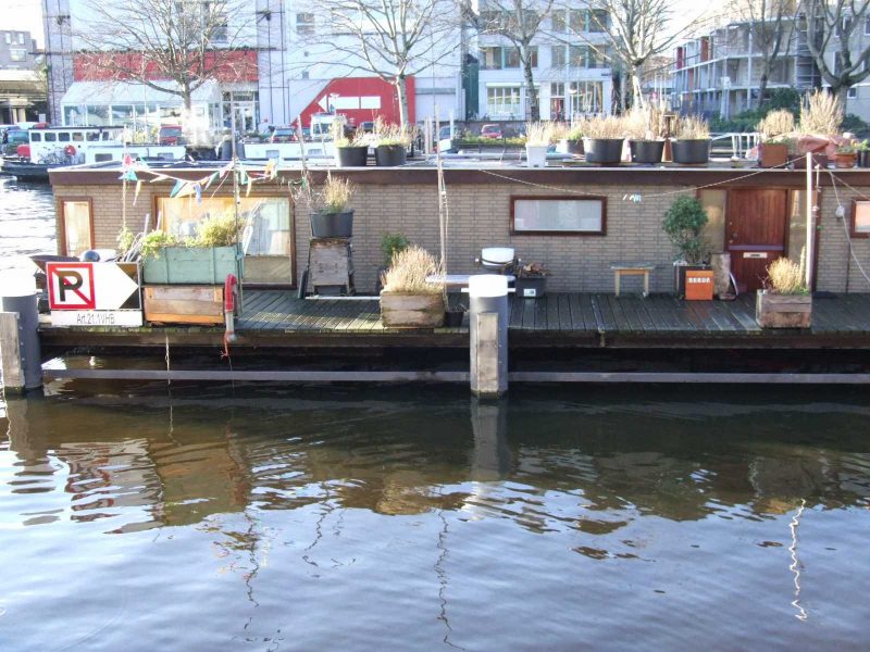 ARKNOA HOUSEBOATS best hostels in amsterdam