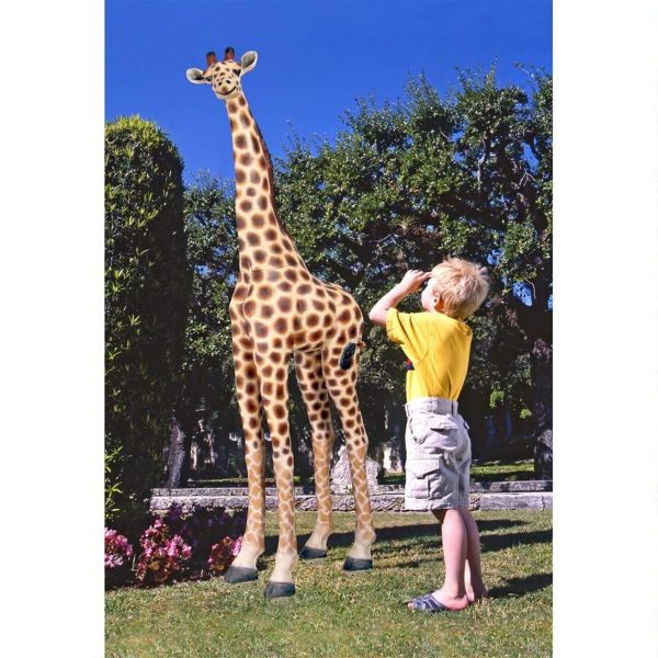 Life-Size Giraffe Statue by northerncreek