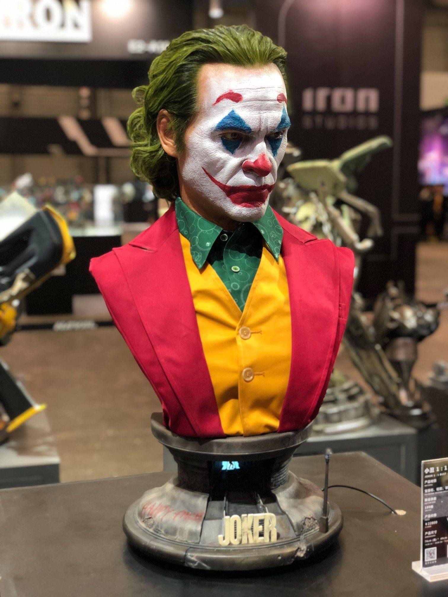 new joker statue