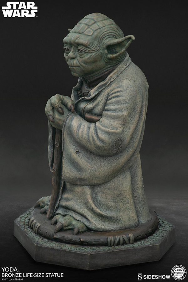 Star Wars Collector Yoda Statue Character Removable Lightsaber Life Size Model 