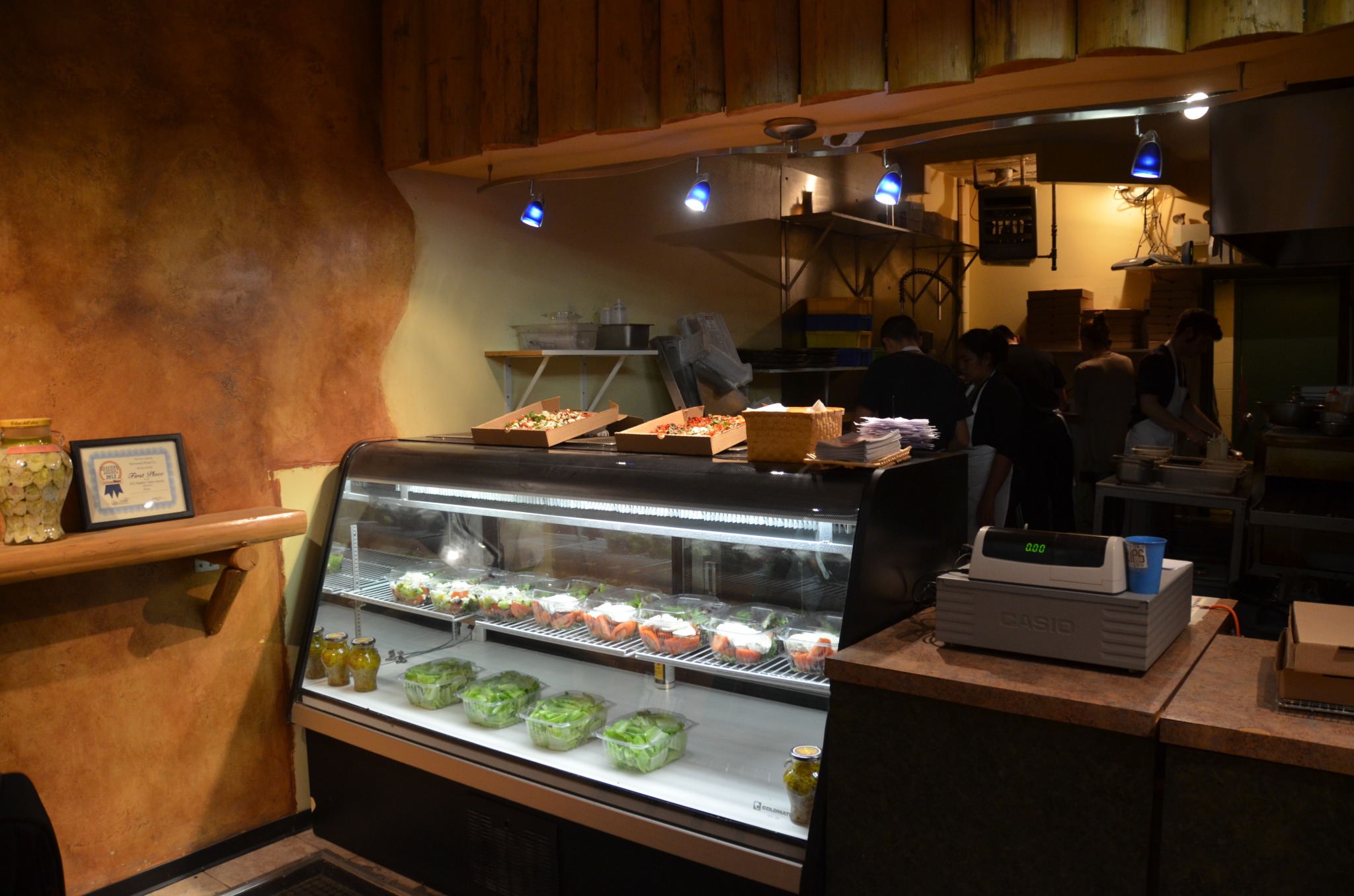 10 Best & Popular Pizza Restaurants In Vancouver (2024)