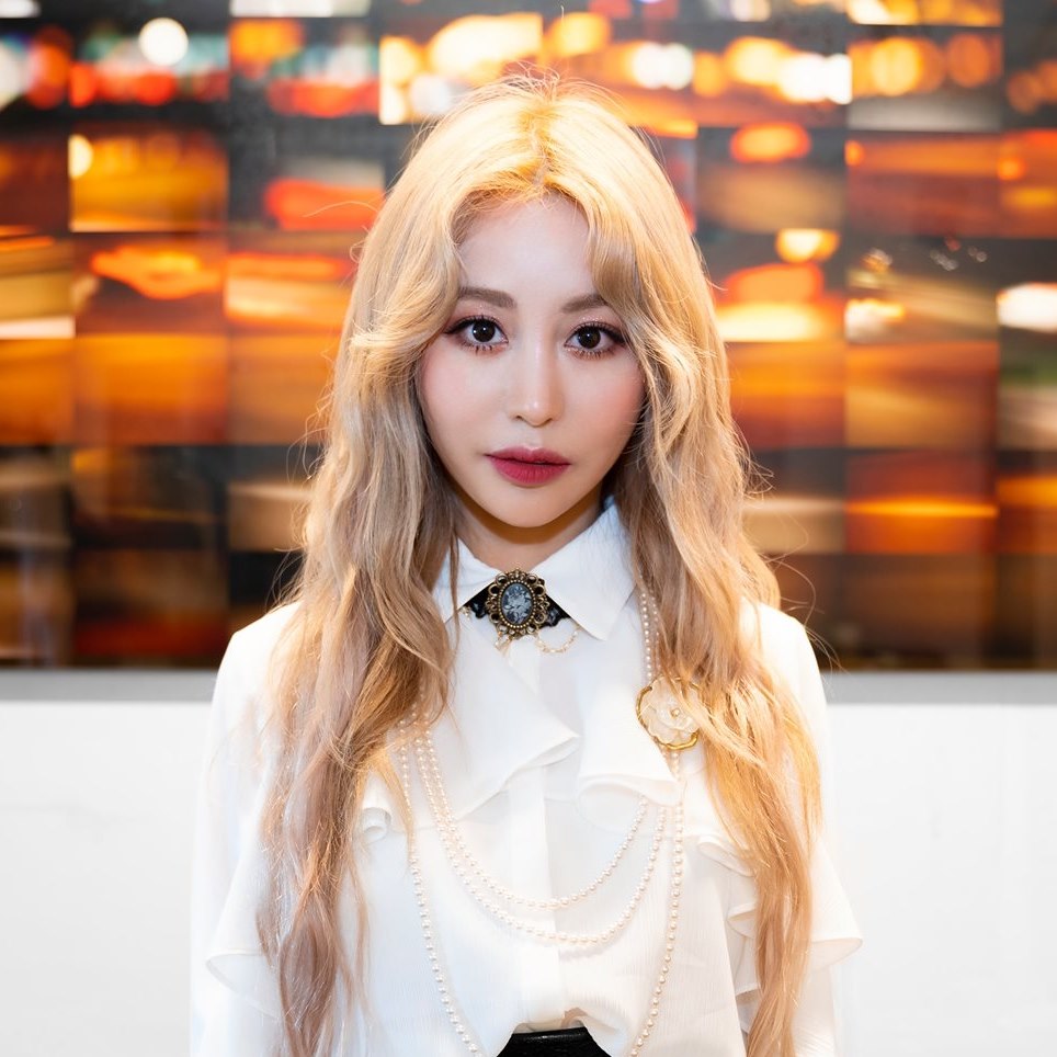 15 Best Girl YouTubers (Most Searched Girls On YouTube)